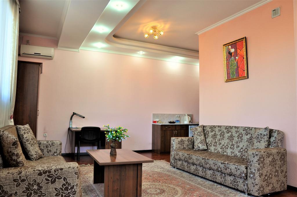 Bishkek Villa Hotel Zewnętrze zdjęcie