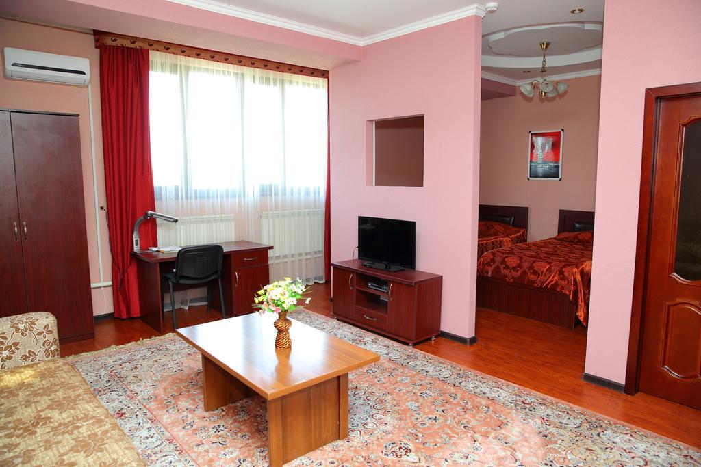 Bishkek Villa Hotel Zewnętrze zdjęcie